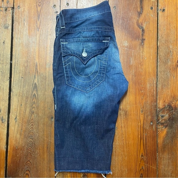True Religion Men’s Ricky Straight Cut Off Shorts Size 31 Denim Skater Grunge - Picture 11 of 12